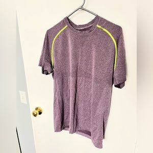 🍋✨ rare Lululemon Men’s metal vent tech with neon stitching
